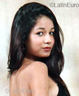 Date this gorgeous Brazil girl Elayne from  B2034