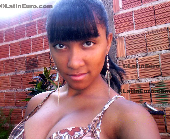 Date this sensual Brazil girl Joice from Ribeirao Preto B213