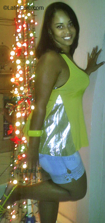 Date this gorgeous Brazil girl Danielli from Rio de Janeiro B2148