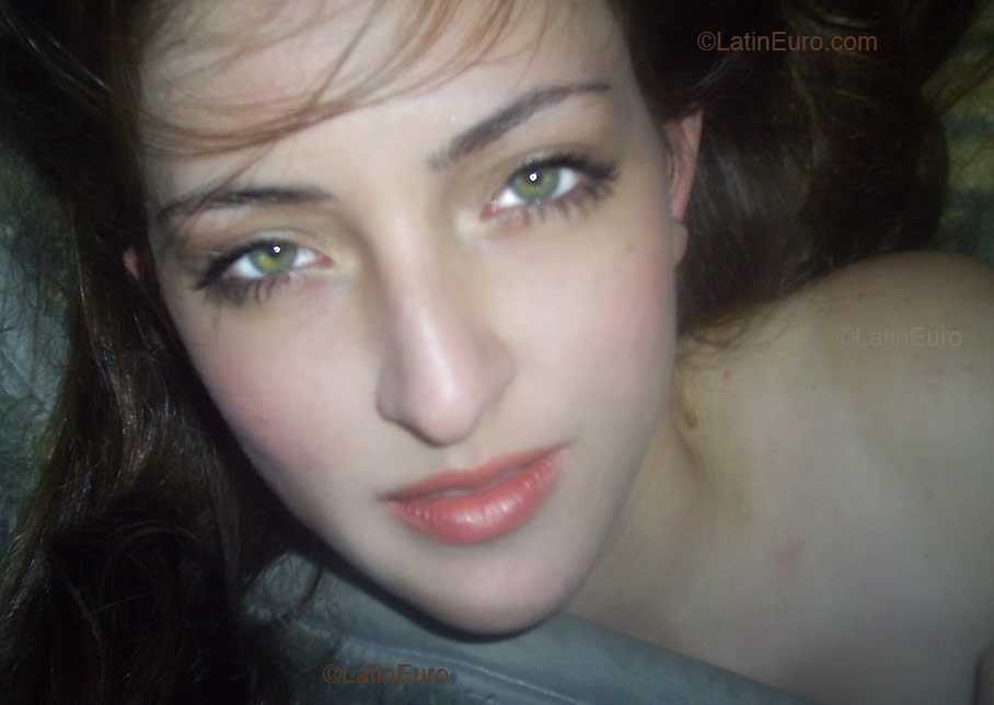 Date this stunning Brazil girl Aline from  B2167