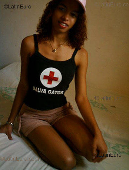 Date this fun Brazil girl Susy from Rio de Janeiro B2168