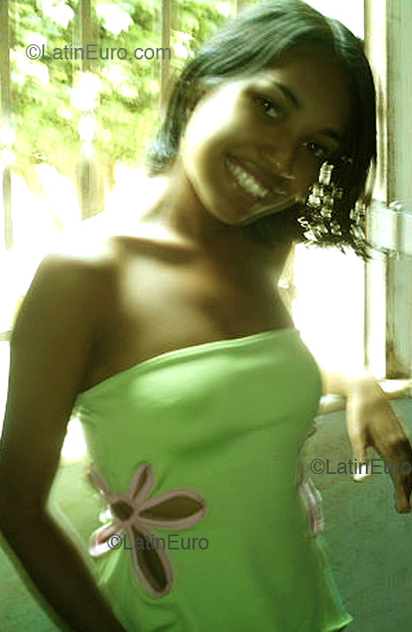 Date this georgeous Brazil girl Ana from Sao Luis B2170