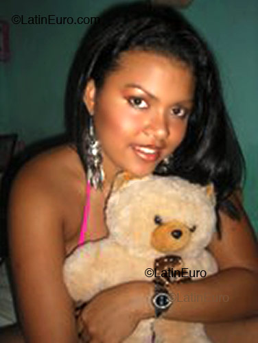 Date this georgeous Brazil girl Monica from Fortaleza B2209