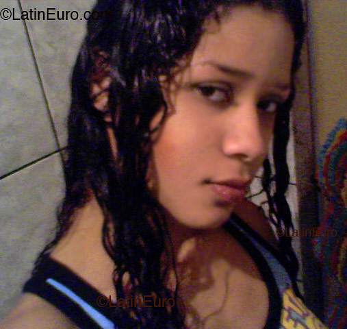 Date this cute Brazil girl Fernanda from Joinville B2215