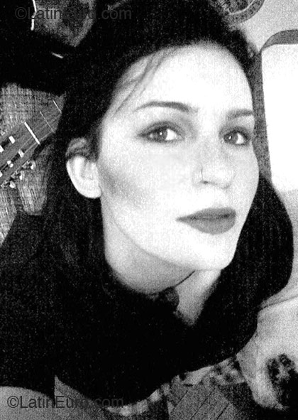 Date this cute Brazil girl Mariana from Belo Horizonte B2283