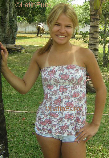 Date this hot Brazil girl Patricia from RIO DE JANEIRO B2301