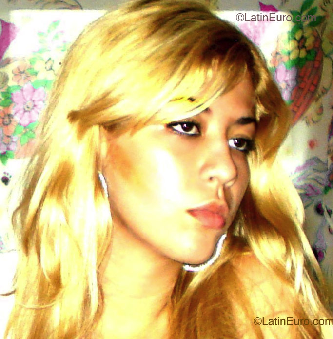 Date this hard body Brazil girl Amira from Rio Branco B2302