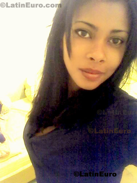Date this stunning Brazil girl Juliana from Taboao da serra B236