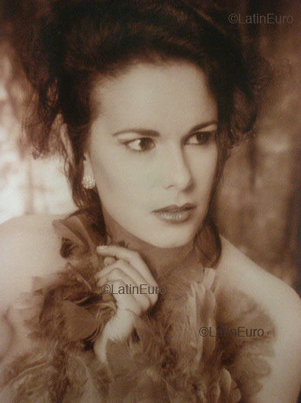 Date this athletic Brazil girl Sabrina from SAO LUIZ B2405