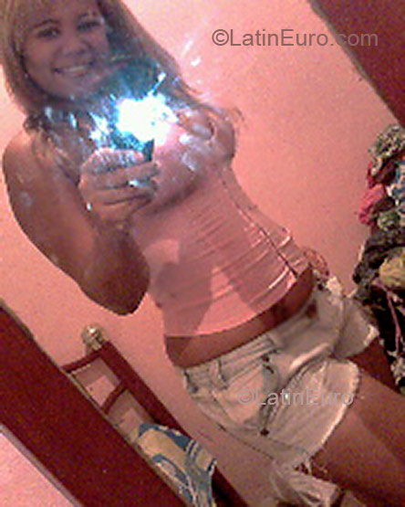 Date this nice looking Brazil girl Mercia from Paulista B2457