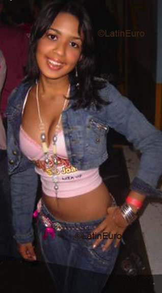 Date this exotic Brazil girl Kelly from Salvador  B2474