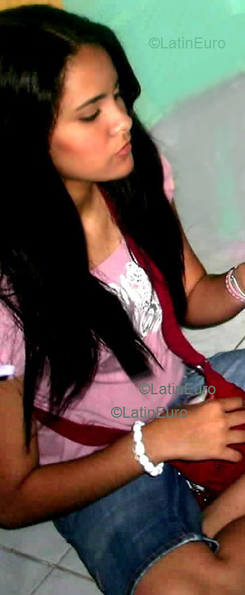 Date this pretty Brazil girl Dannielly from  B2478