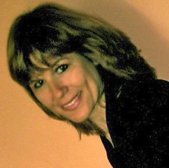 Date this attractive Brazil girl Susi from  B2481