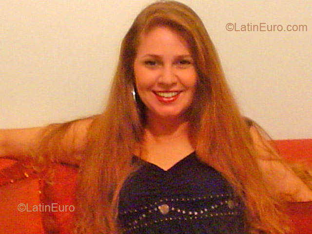 Date this fun Brazil girl Raquel from SAO JOAO EVANGELISTA B2572