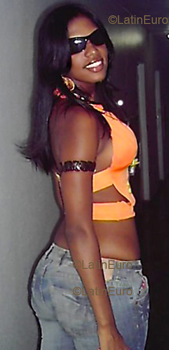 Date this exotic Brazil girl Steffane from NITEROI B2574