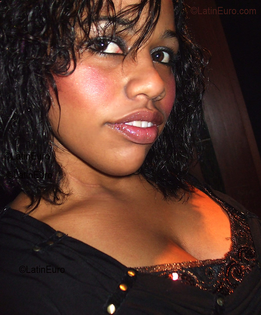 Date this lovely Spain girl Viviane from  B2745