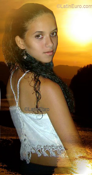 Date this gorgeous Brazil girl Eliane from CARATINGA B2806