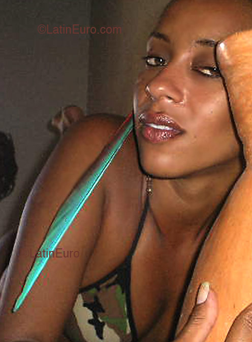 Date this charming Brazil girl Fernanda from FORTALEZA B2850
