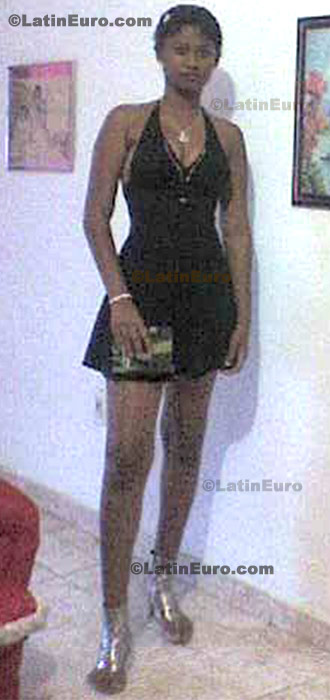 Date this fun Brazil girl Thais from Rio de Janeiro B287