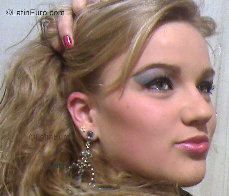 Date this gorgeous Brazil girl Priscila from SANTA CRUZ DO SUL B2889