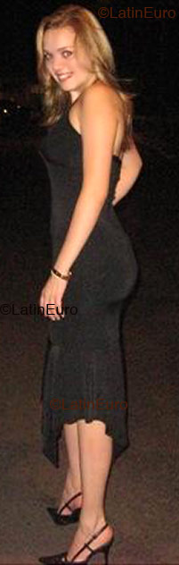 Date this athletic Brazil girl Rosiane from GAMA B2905