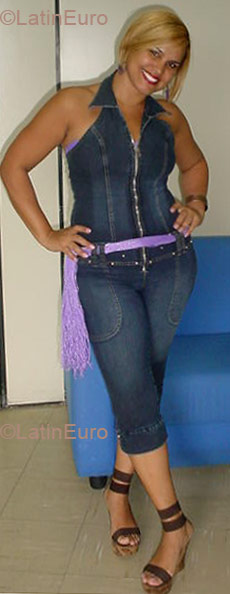 Date this gorgeous Brazil girl Penelope from SALVADOR B2935