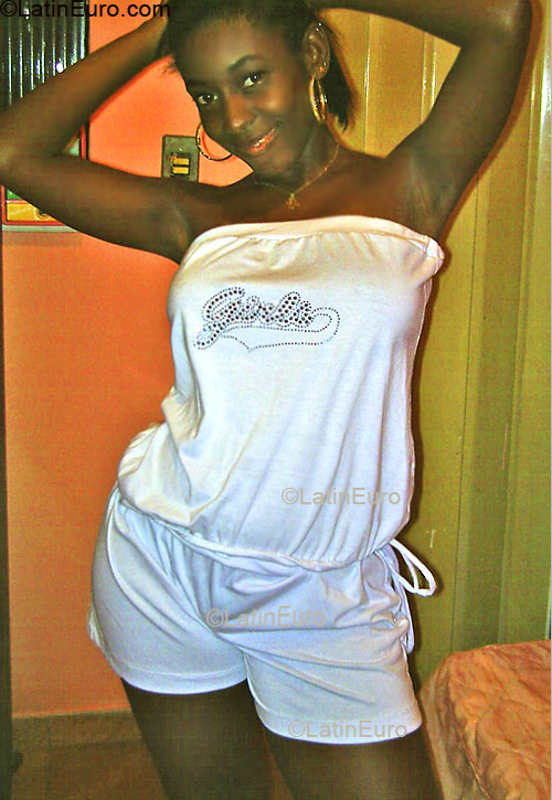 Date this tall Brazil girl Thamyres from RIO DE JANEIRO B2946