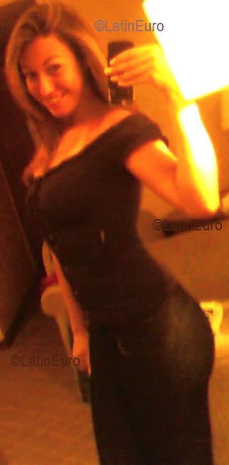 Date this athletic Brazil girl Rachel from  B3006