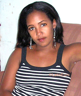 Date this pretty Brazil girl Roseany from CONCEICAO DO JACUIPE B3059