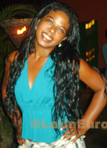 Date this gorgeous Brazil girl Francysmara from Itabela B308