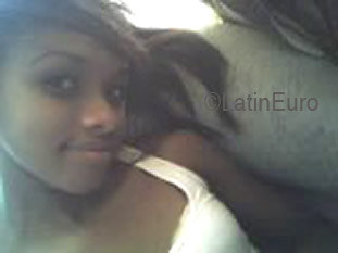 Date this beautiful Brazil girl Winnie from SAO PAULO B3105