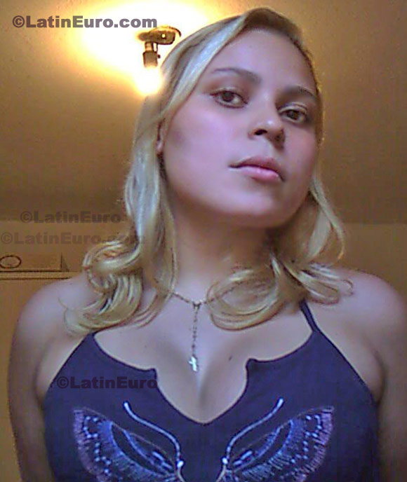 Date this charming Brazil girl Debora from Sao Paulo B313