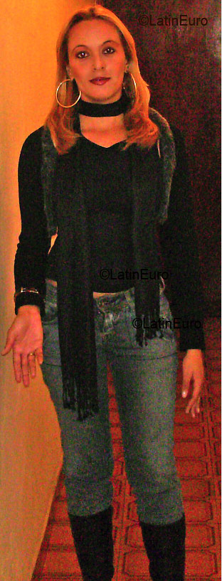 Date this hard body Brazil girl Graziely from GUARATINGUETA B3163