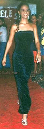 Date this hard body Brazil girl Daianne from  B3200