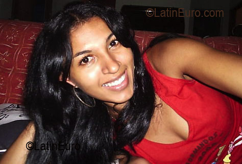 Date this voluptuous Brazil girl Livia from TERESINA B3218