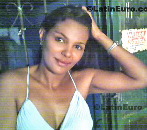 Date this voluptuous Brazil girl Sheila from Cuiaba B321