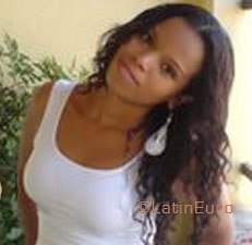 Date this pretty Brazil girl Giovana from UBERABA B3489