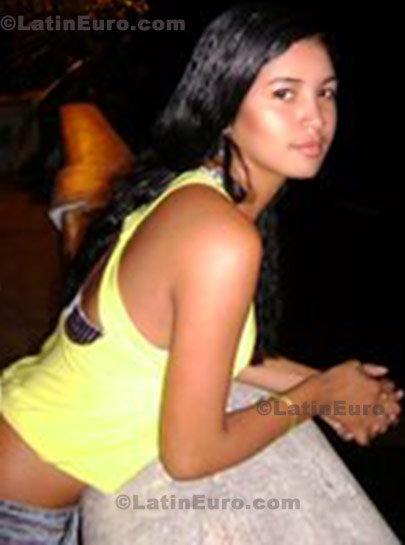 Date this voluptuous Brazil girl Meiriane from Sao Luis B350