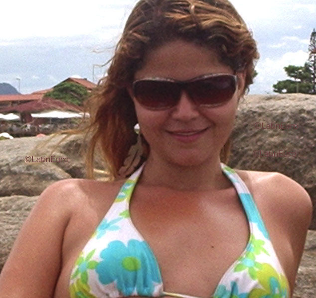 Date this hard body Brazil girl Giselle from PRESIDENTE KENNEDY B3598