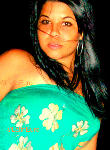 Date this funny Brazil girl Raquel from IPATINGA B3723