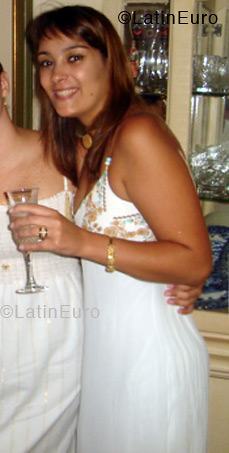 Date this sultry Brazil girl Paula from UBERLANDIA B3751