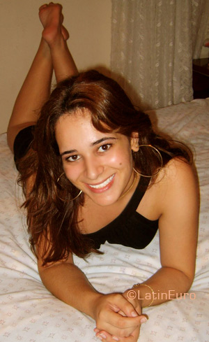 Date this nice looking Brazil girl Laine from ATIBAIA B3781