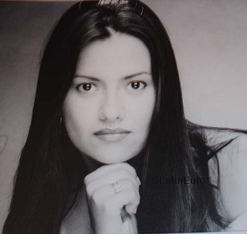 Date this delightful Brazil girl Renee from  B3935