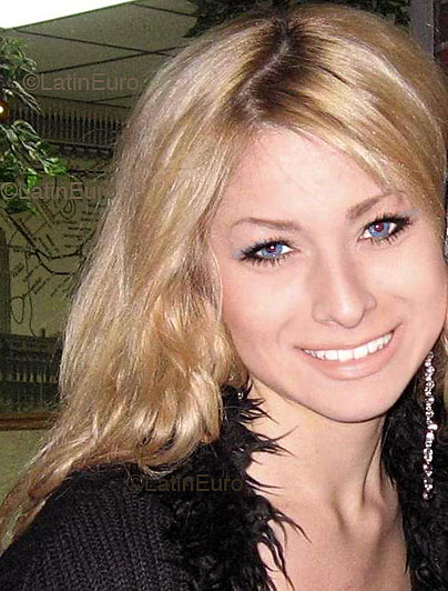 Date this lovely Brazil girl Anna from BELO HORIZONTE B4021