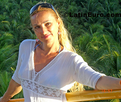 Date this beautiful Brazil girl Nice from Rio de Janeiro B405