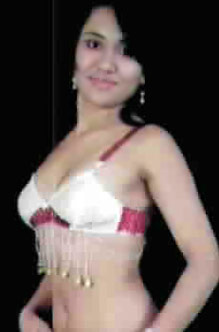 Date this hard body Brazil girl Gilvane from BRASILIA B4085