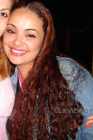 Date this attractive Brazil girl Andrea from LONDRINA B4163