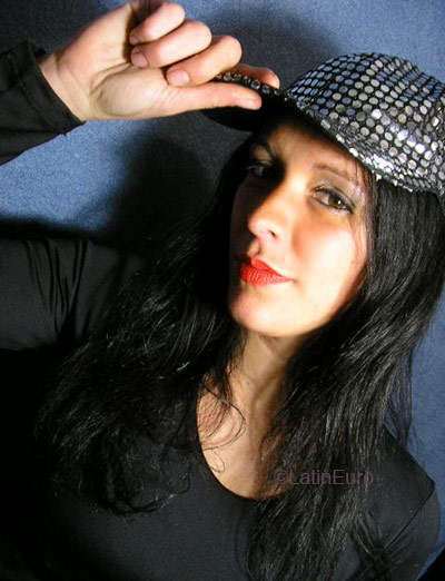 Date this foxy Brazil girl Luciana from PORTO ALEGRE B4247