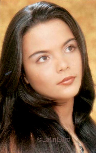 Date this lovely Brazil girl Pollyanne from GOIANIA B4267