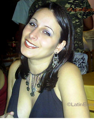 Date this funny Brazil girl Silamara from  B4388